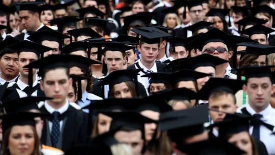 新西兰学生调查：读完大学一生增收600万